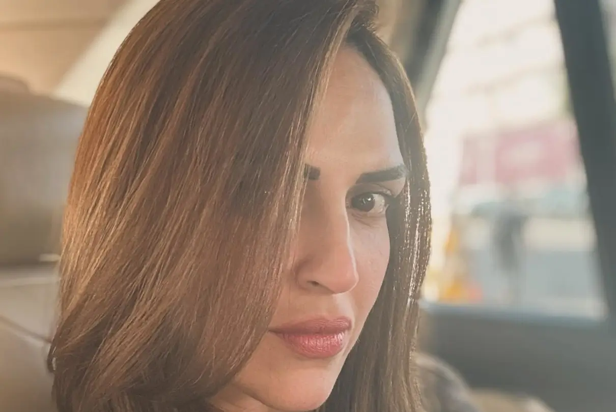 Esha Deol faces harsh criticism over her lips' appearance; labeled as cartoonish by online users, sparking trolling across social media