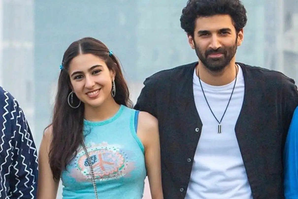 Aditya Roy Kapoor Seen Partying With Sara Ali Khan After Break Up Rumours with Ananya Pandey