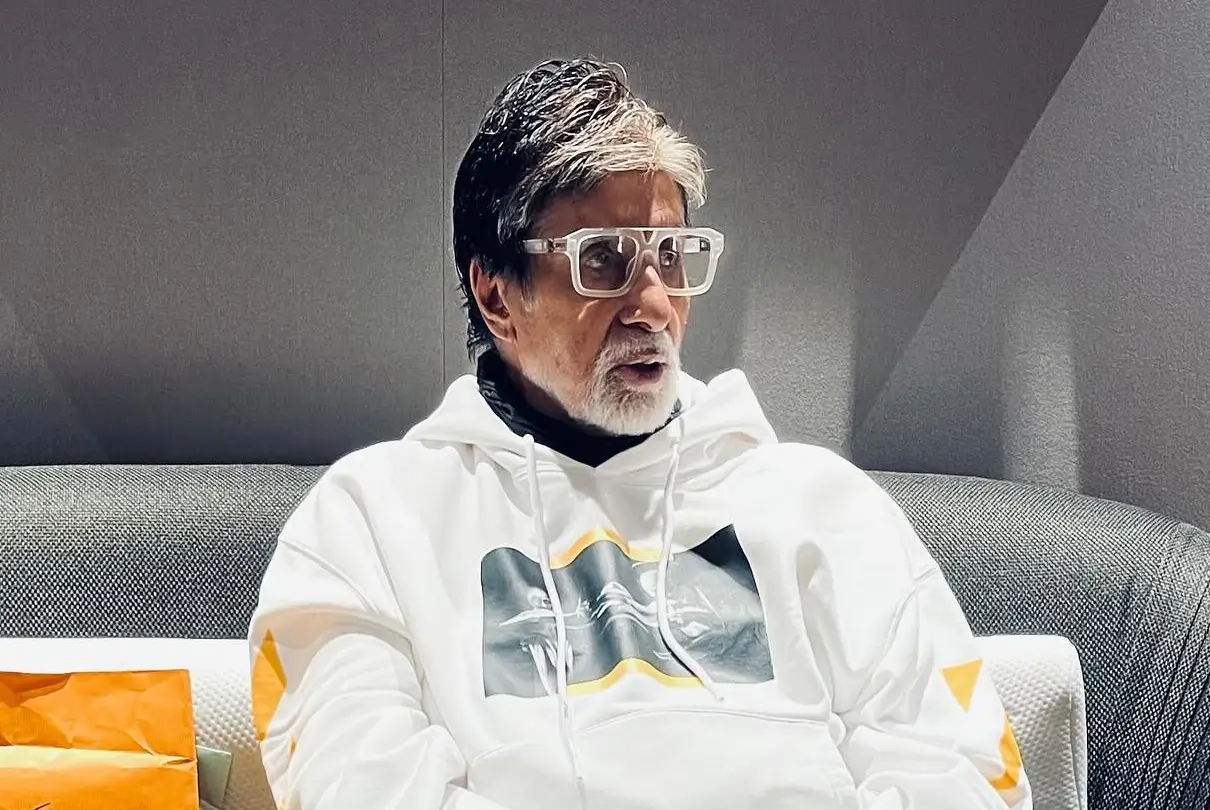 Amitabh Bachchan Shares a Video of His 'Signature Running Style'; Ranveer Singh is Impressed! Watch Now